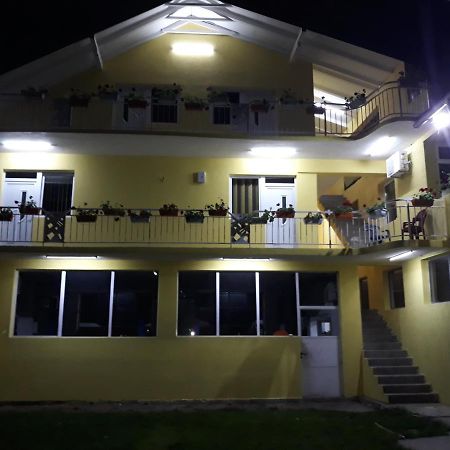 Apartmani Plavi ยาโกดินา ภายนอก รูปภาพ