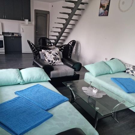 Apartmani Plavi ยาโกดินา ภายนอก รูปภาพ