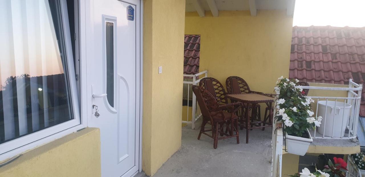 Apartmani Plavi ยาโกดินา ภายนอก รูปภาพ