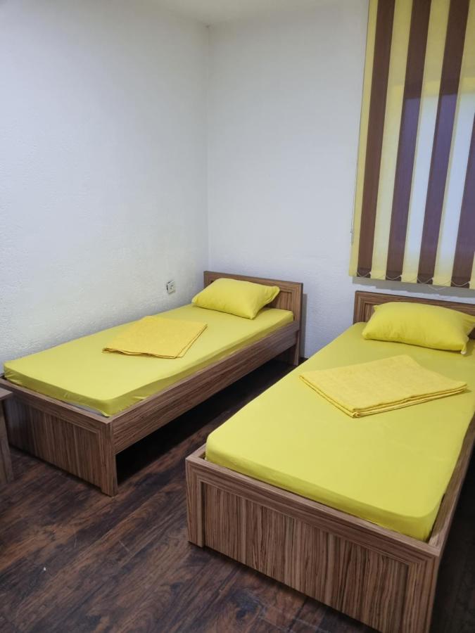 Apartmani Plavi ยาโกดินา ภายนอก รูปภาพ