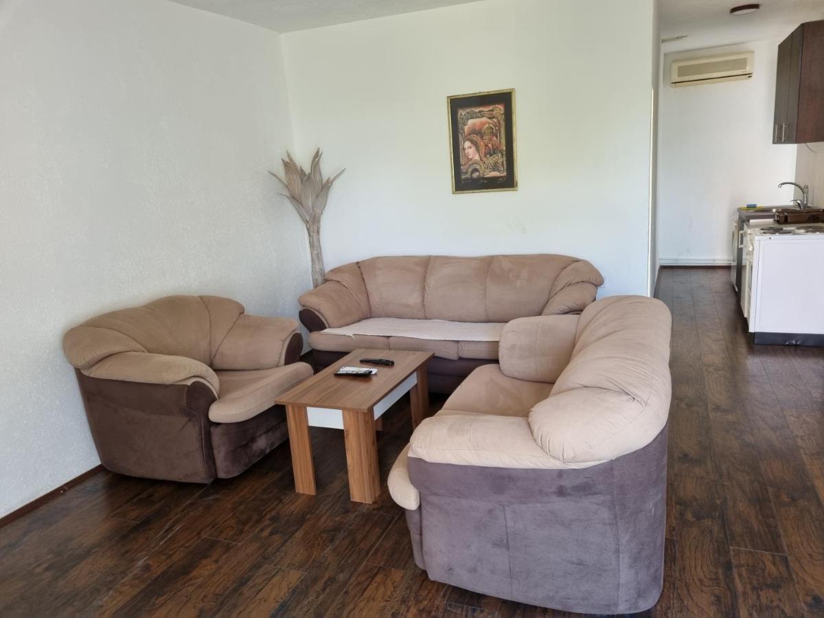 Apartmani Plavi ยาโกดินา ภายนอก รูปภาพ