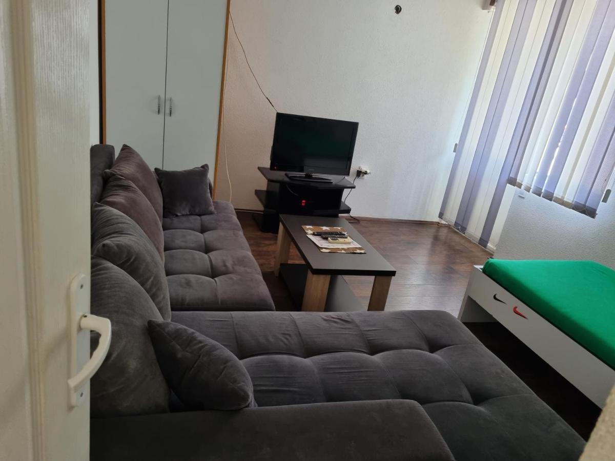 Apartmani Plavi ยาโกดินา ภายนอก รูปภาพ