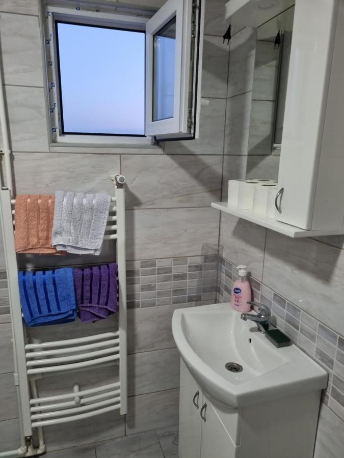 Apartmani Plavi ยาโกดินา ภายนอก รูปภาพ