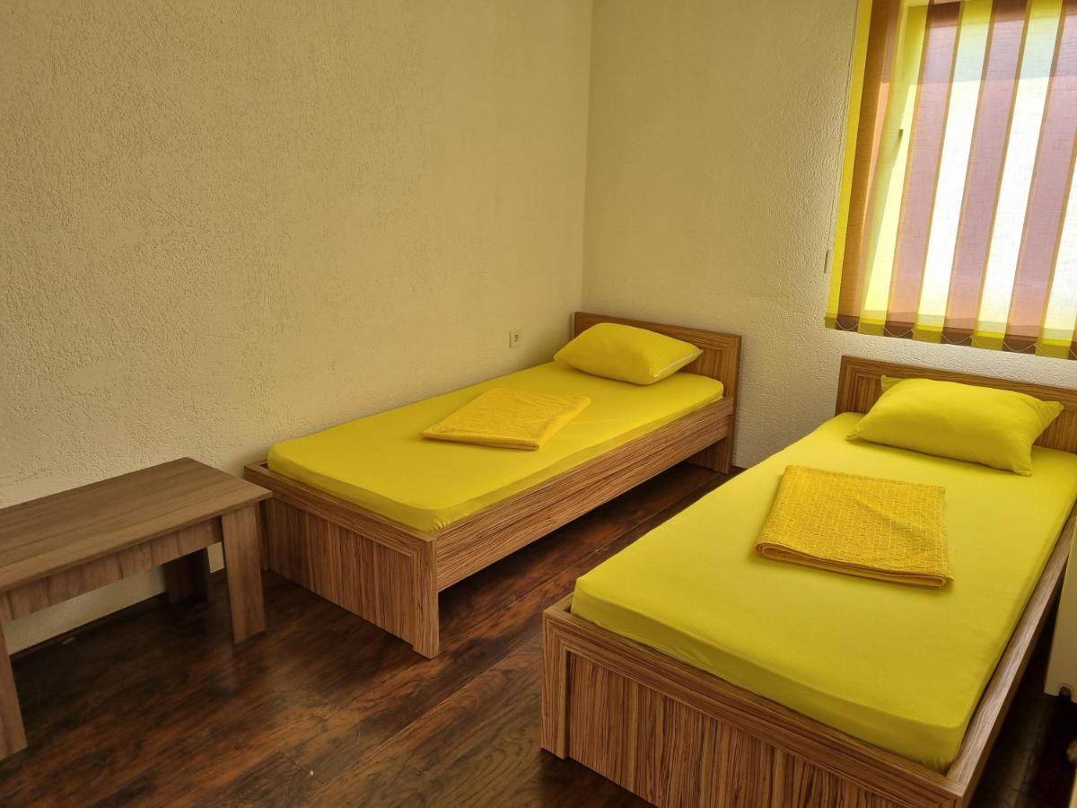 Apartmani Plavi ยาโกดินา ภายนอก รูปภาพ