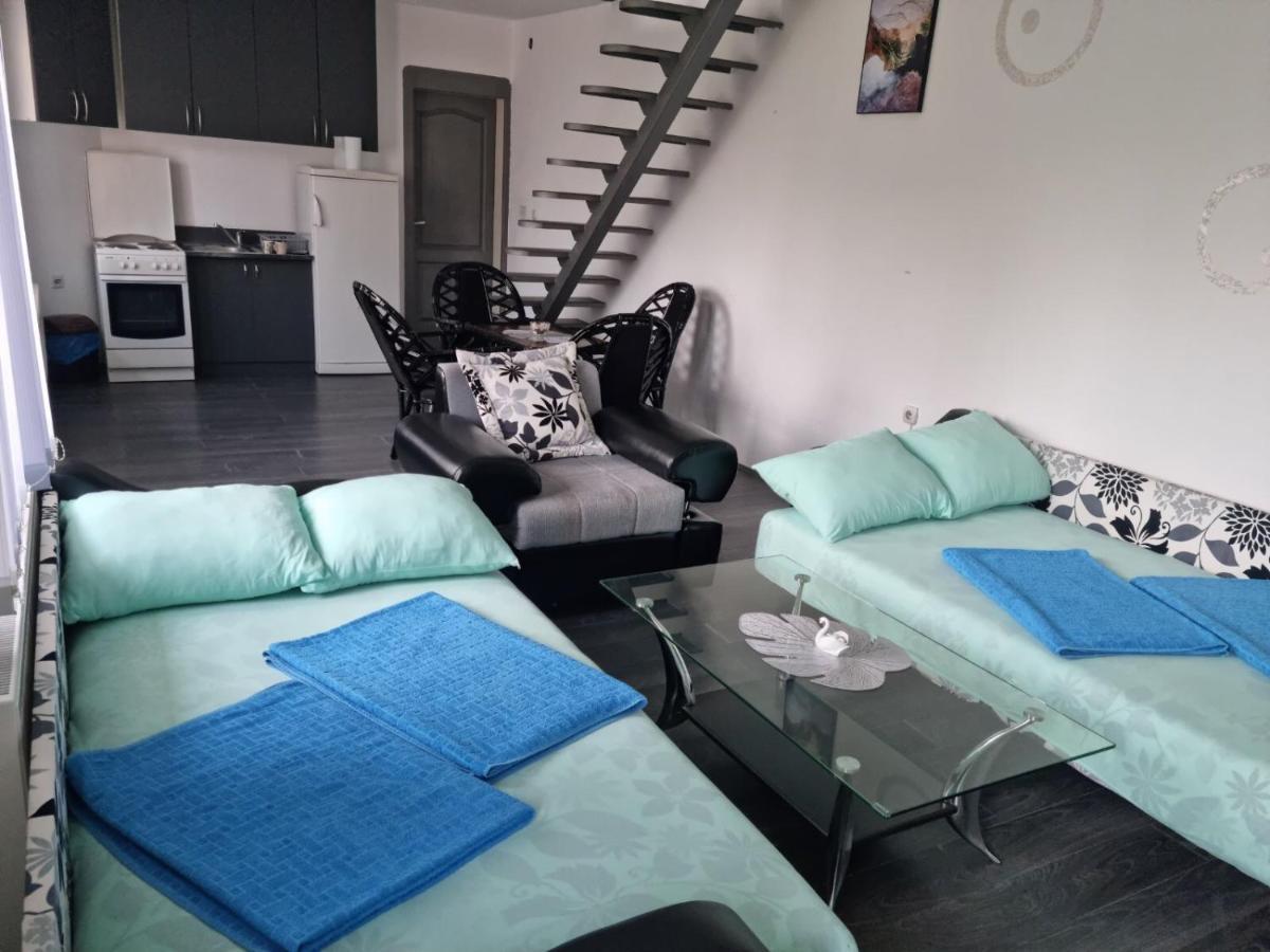Apartmani Plavi ยาโกดินา ภายนอก รูปภาพ