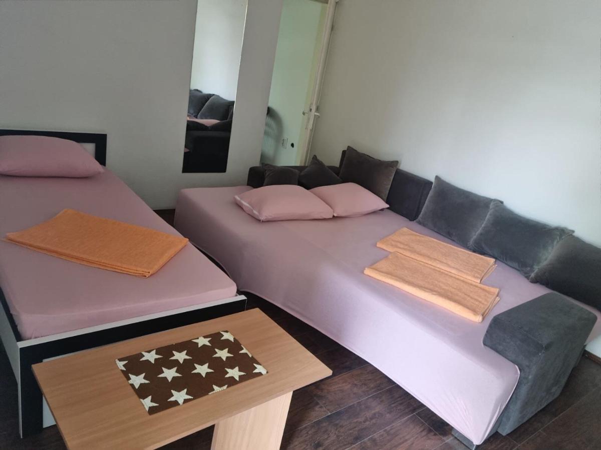 Apartmani Plavi ยาโกดินา ภายนอก รูปภาพ