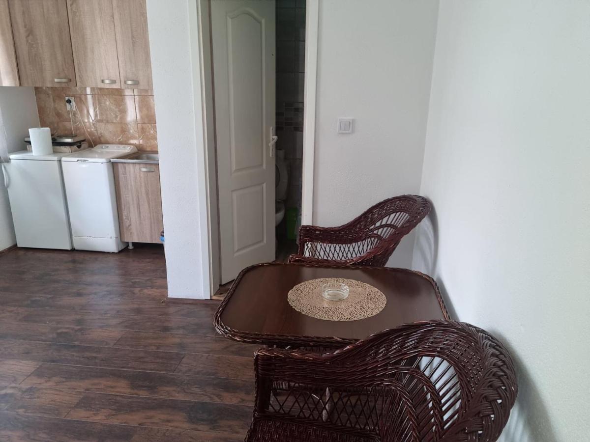 Apartmani Plavi ยาโกดินา ภายนอก รูปภาพ